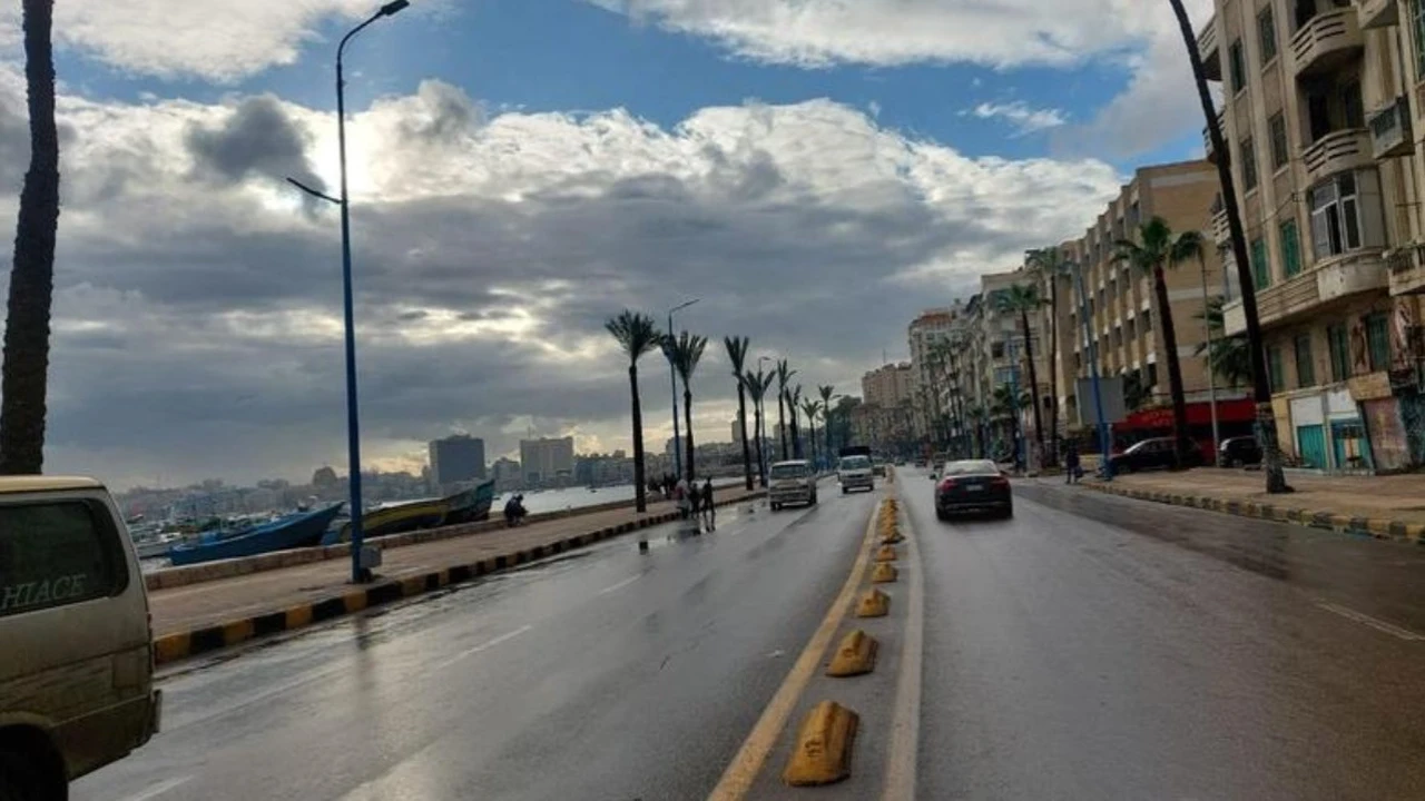 طقس الجمعة: ربيعي معتدل مع درجة حرارة تصل إلى 37 جنوبًا